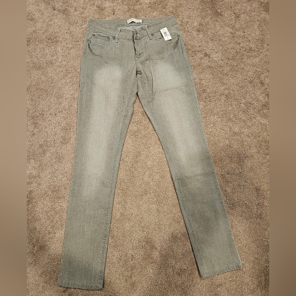 NWT No boundaries Women's skinny jeans.